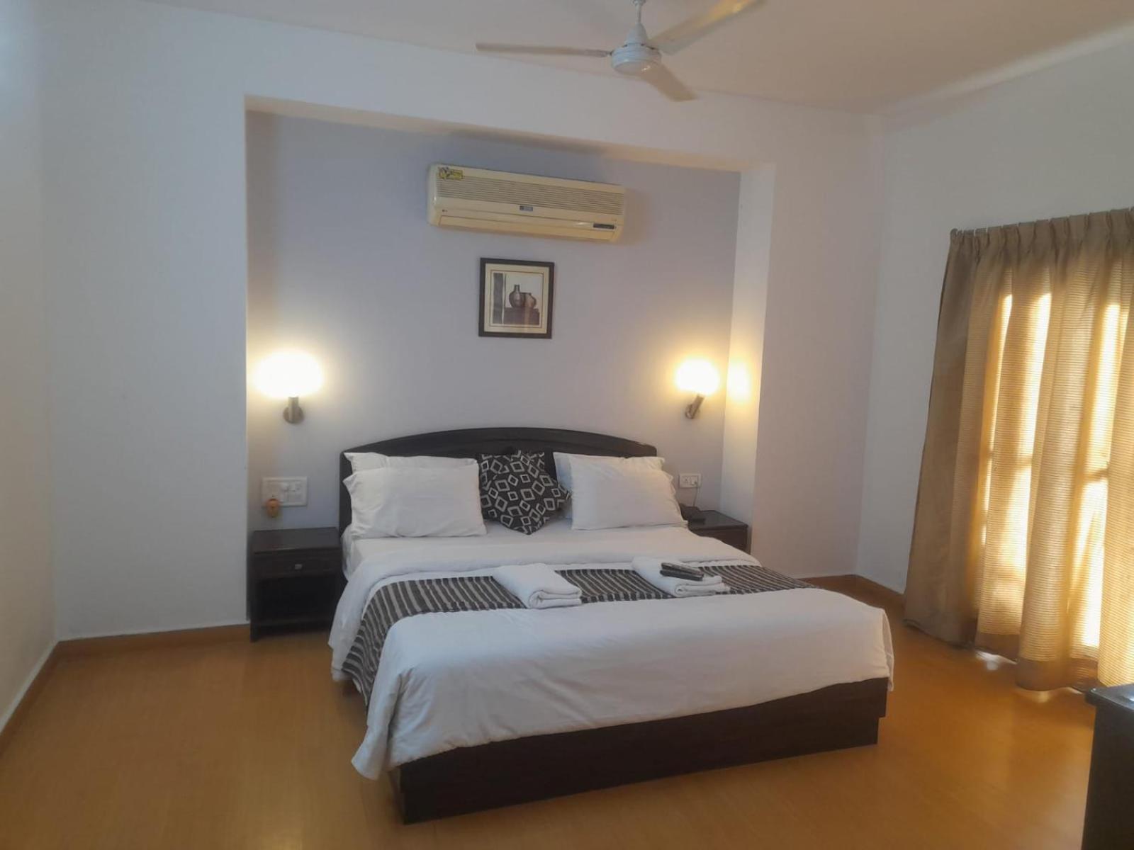 Hotel Prestige Inn Бангалор Екстериор снимка