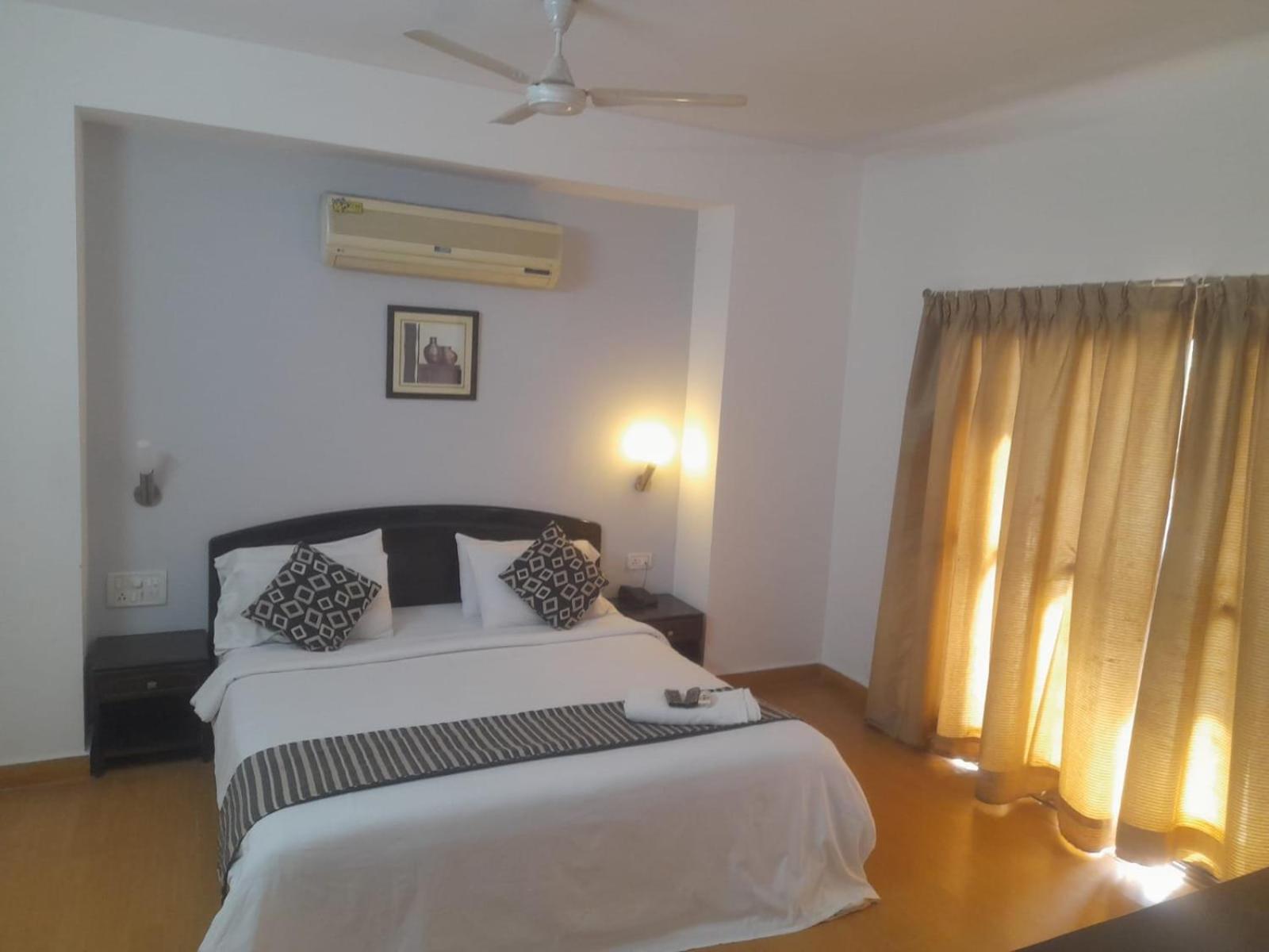 Hotel Prestige Inn Бангалор Екстериор снимка