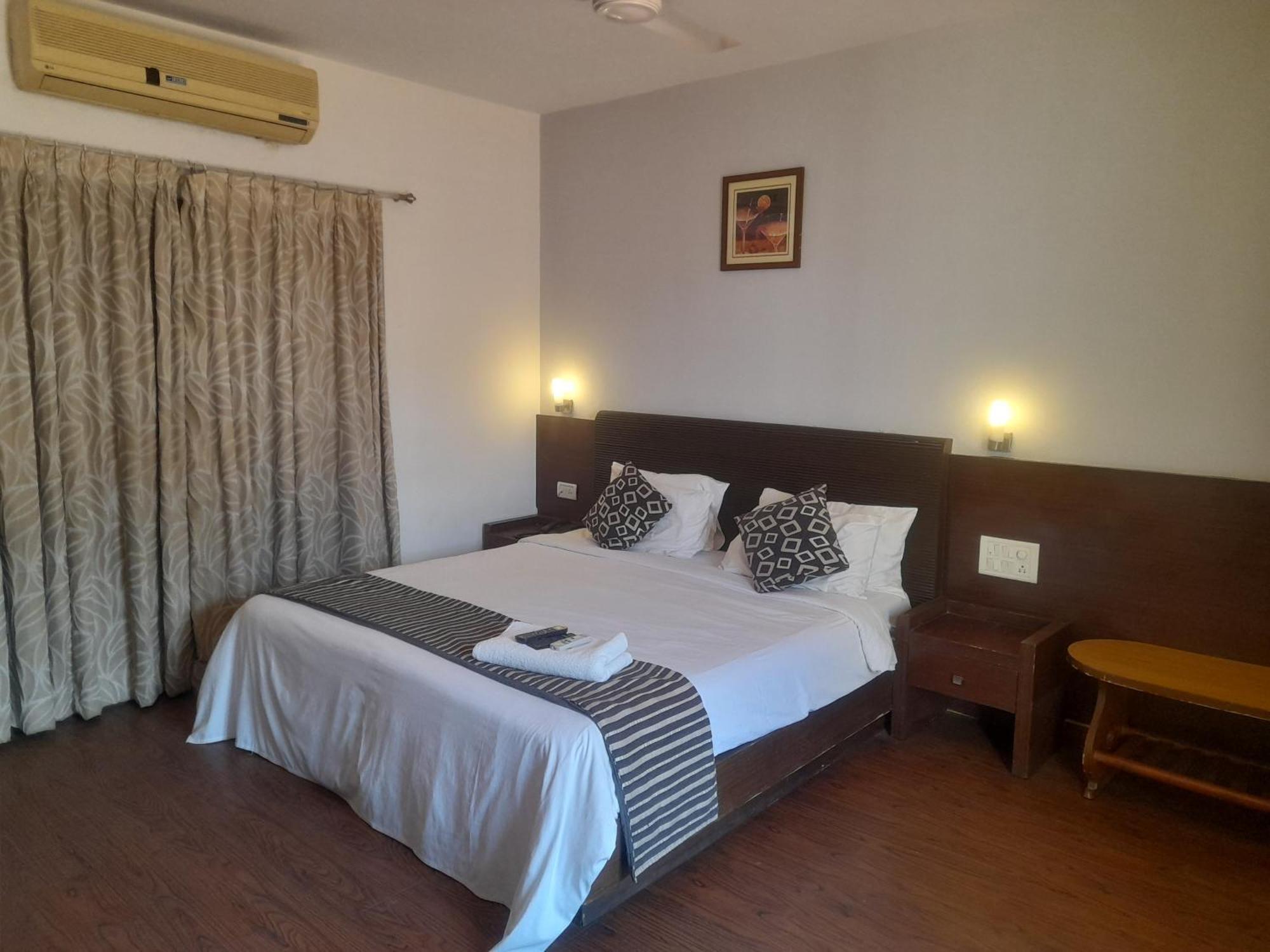 Hotel Prestige Inn Бангалор Екстериор снимка