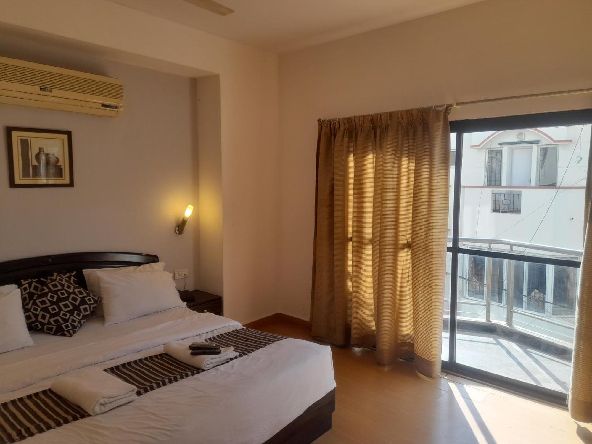 Hotel Prestige Inn Бангалор Екстериор снимка