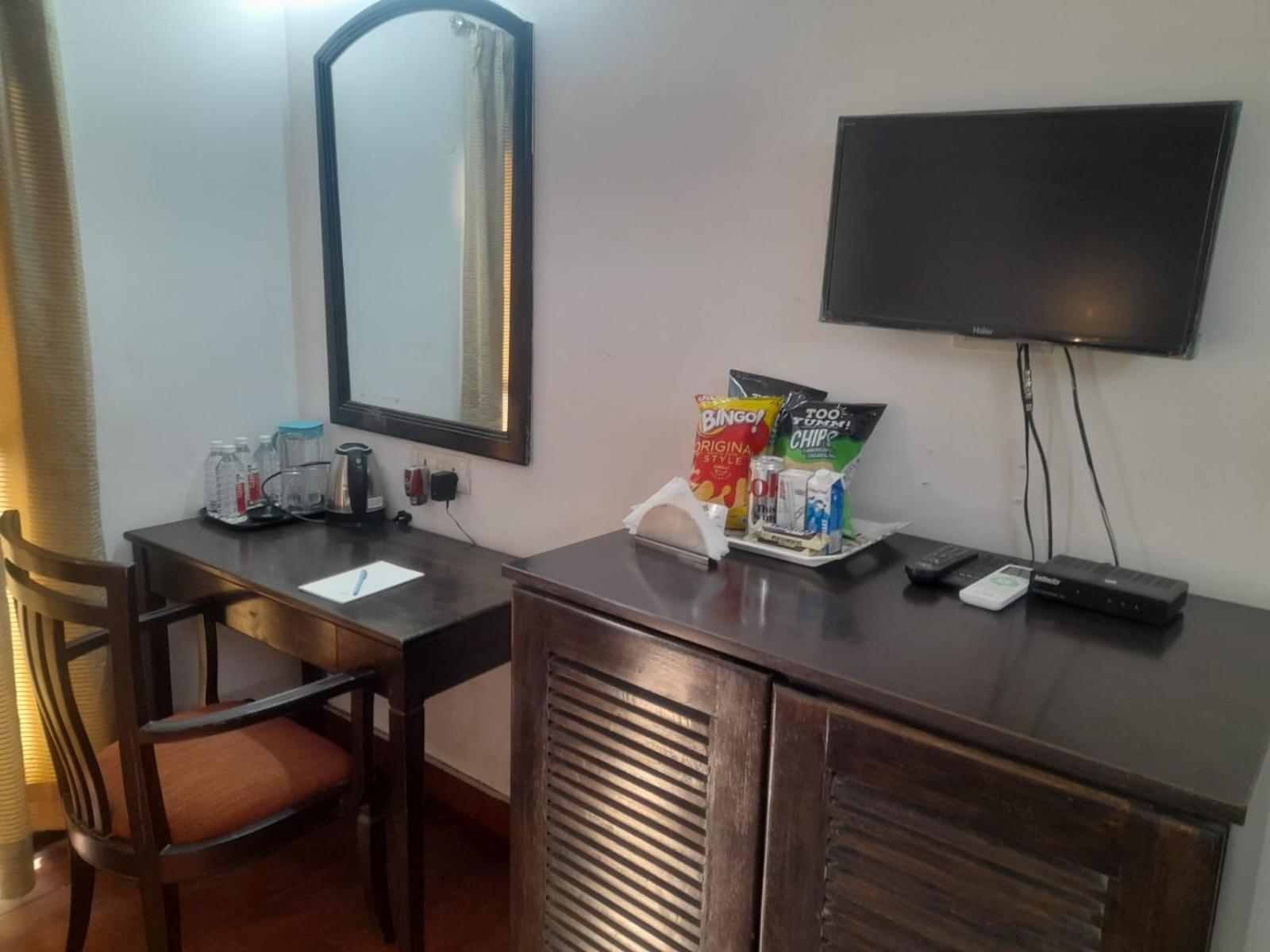 Hotel Prestige Inn Бангалор Екстериор снимка